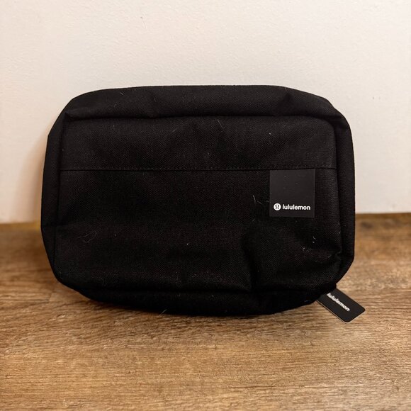 lululemon Command the Day Dopp Kit - Picture 1 of 4